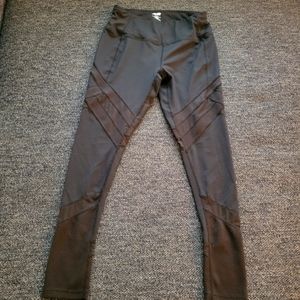 Avia size Medium athletic leggings